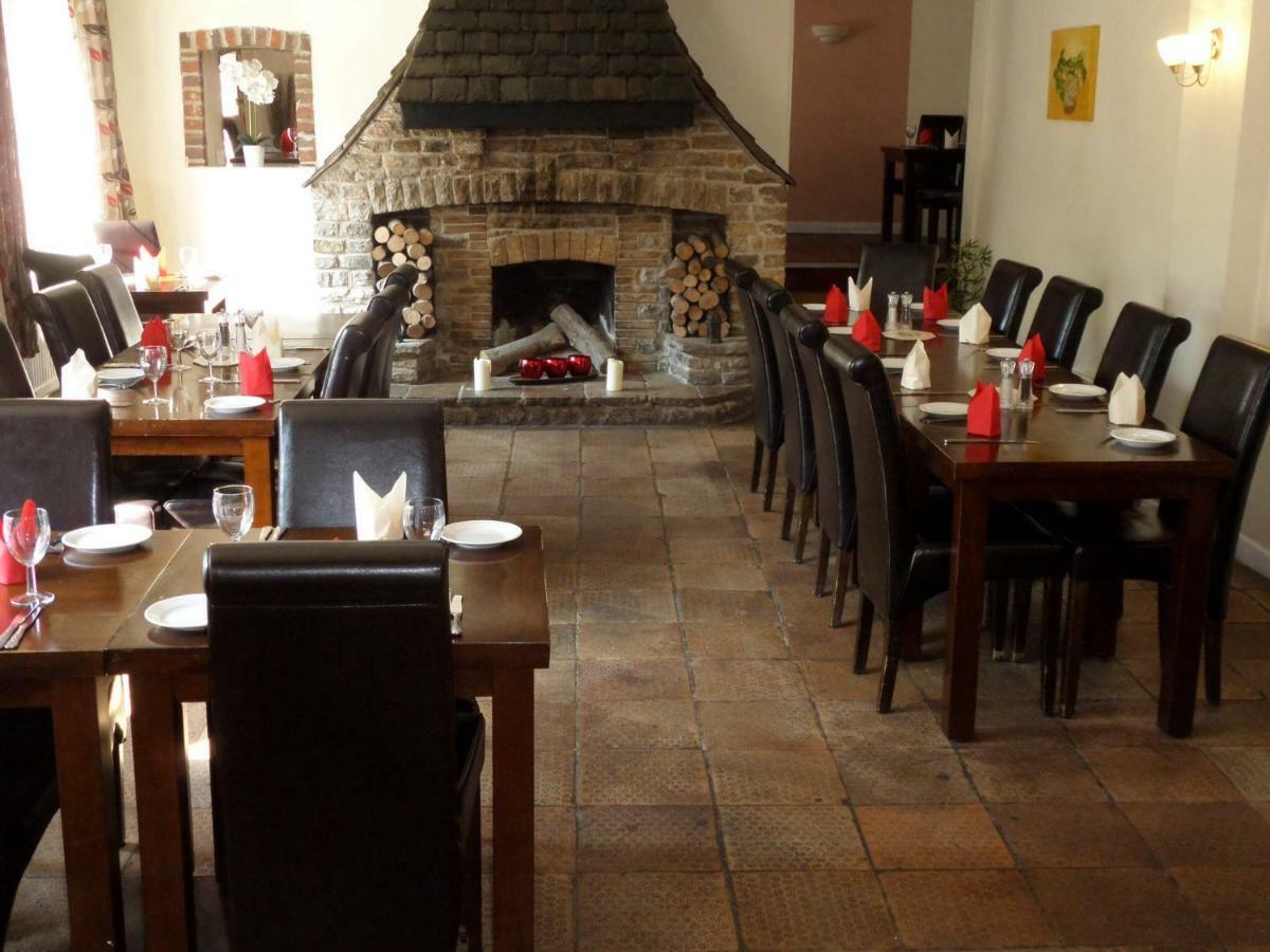 Piddletrenthide The Poachers Inn מראה חיצוני תמונה